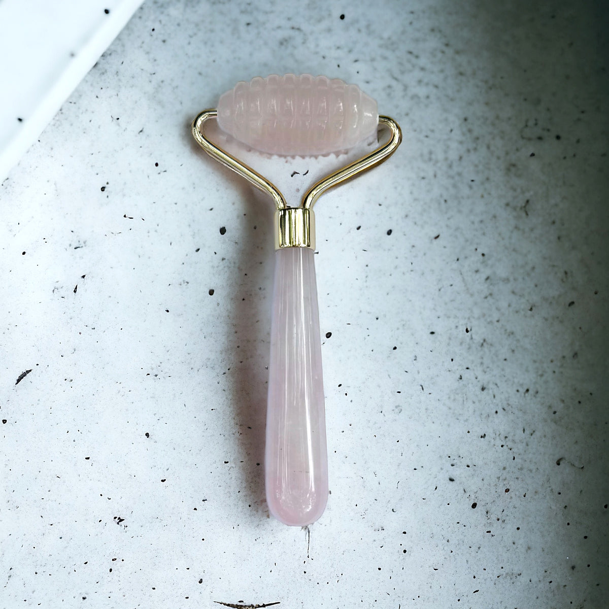 Ridged Facial Roller: Rose Quartz